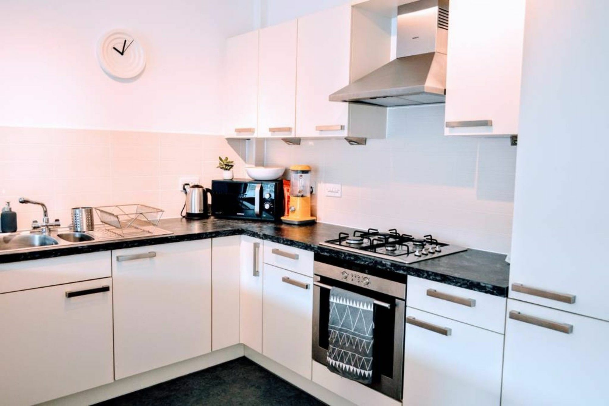 Beautifully Renovated Apartment -Central 爱丁堡 外观 照片